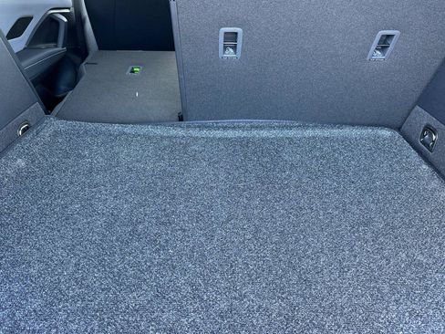 New 2026 Volkswagen Tiguan SE image 14