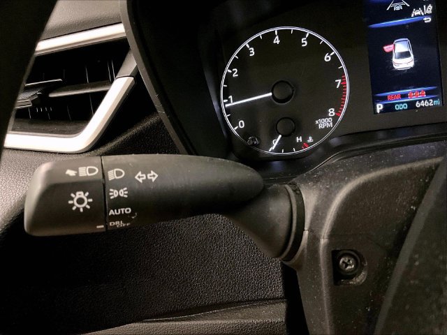 Used 2025 Toyota Corolla LE FWD image 30