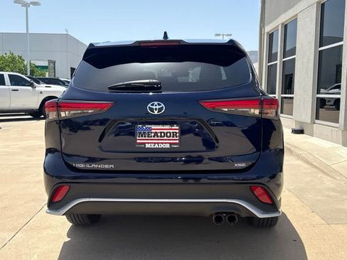 Used 2021 Toyota Highlander XSE FWD image 4
