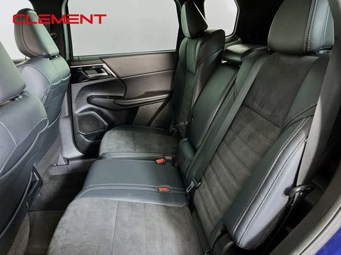Used 2023 Mitsubishi Outlander ES AWD/4WD image 29