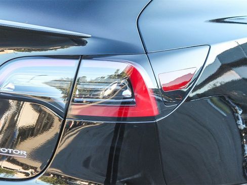 Used 2023 Tesla Model 3 Performance image 11