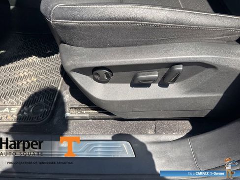 Used 2023 Volkswagen Atlas SE w/ Panoramic Sunroof Package FWD image 18