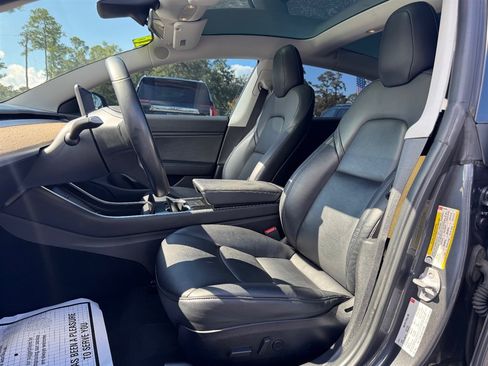 Used 2018 Tesla Model 3 RWD image 13