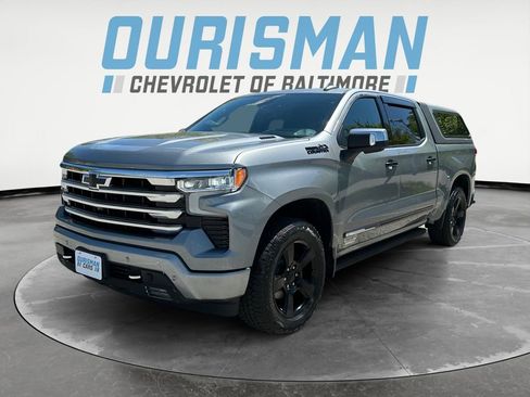 Used 2023 Chevrolet Silverado 1500 High Country w/ Technology Package AWD/4WD image 2