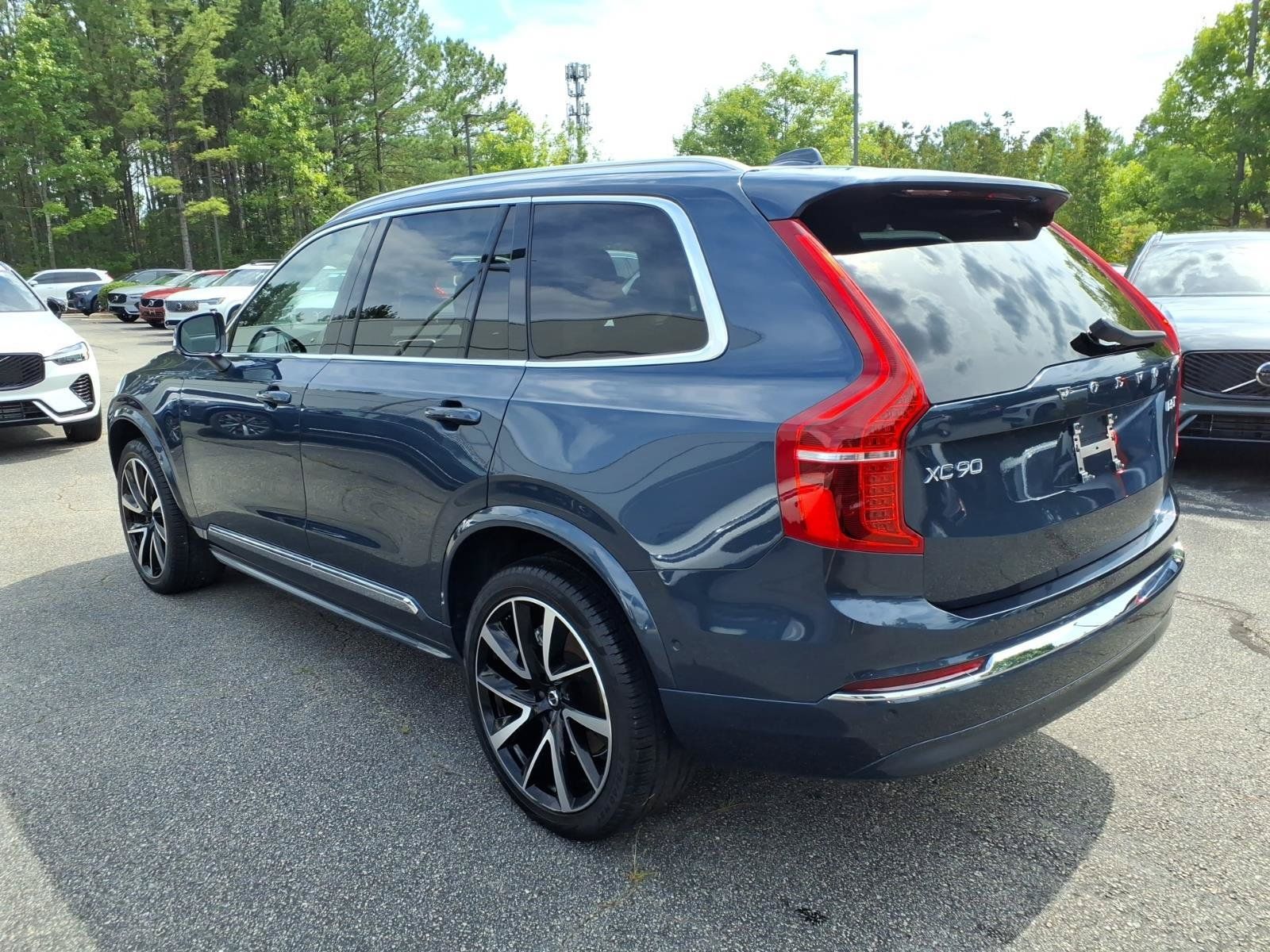 Certified 2024 Volvo XC90 B5 Plus AWD/4WD image 8