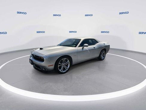 Used 2022 Dodge Challenger R/T RWD image 4