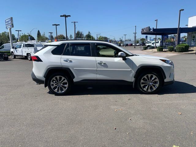 Used 2020 Toyota RAV4 Limited AWD/4WD image 7