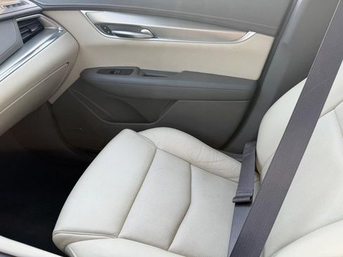 Used 2018 Cadillac XT5 Luxury FWD image 21