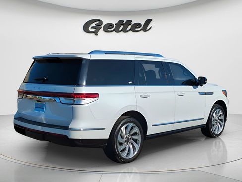 Used 2022 Lincoln Navigator Reserve image 4
