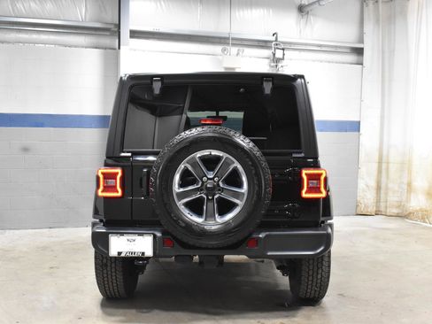 Used 2022 Jeep Wrangler Unlimited Sahara w/ LED Lighting Group image 24