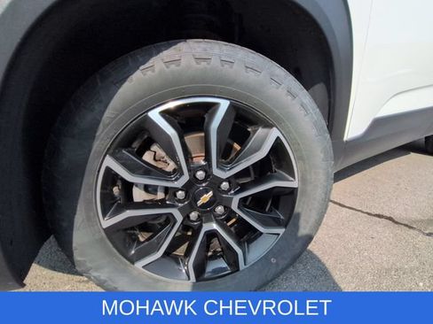 Used 2021 Chevrolet TrailBlazer ACTIV w/ Technology Package AWD/4WD image 34