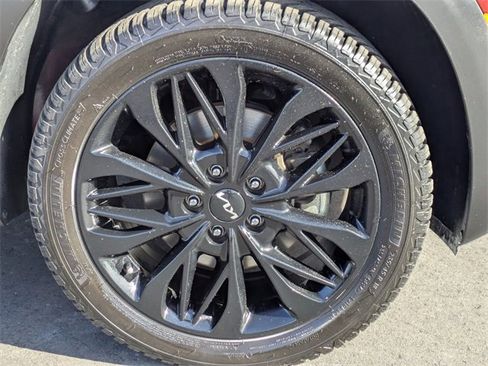 Used 2022 Kia Seltos Nightfall Edition image 11