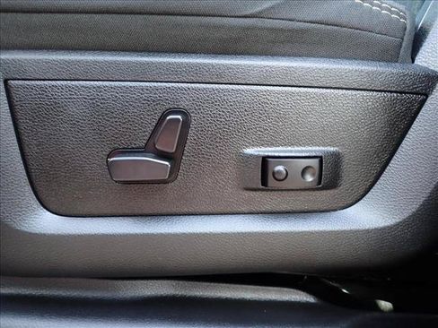 Used 2024 RAM 2500 Big Horn w/ Night Edition AWD/4WD image 11
