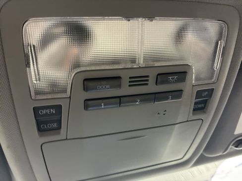 Used 2015 Toyota Highlander Limited image 28