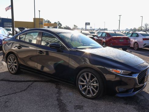 Used 2025 MAZDA MAZDA3 s image 3