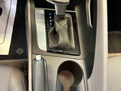 Certified 2023 Hyundai Elantra SE w/ Cargo Package image 29