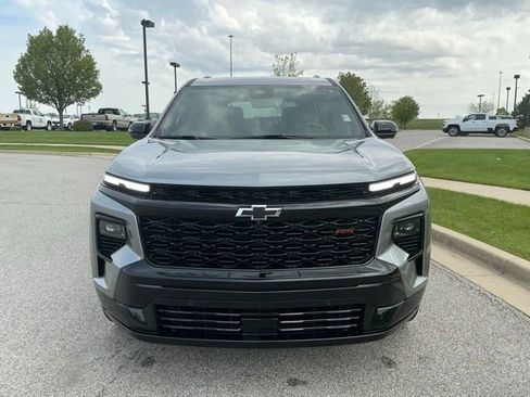 Used 2025 Chevrolet Traverse RS w/ LPO, Floor Liner Package AWD/4WD image 9