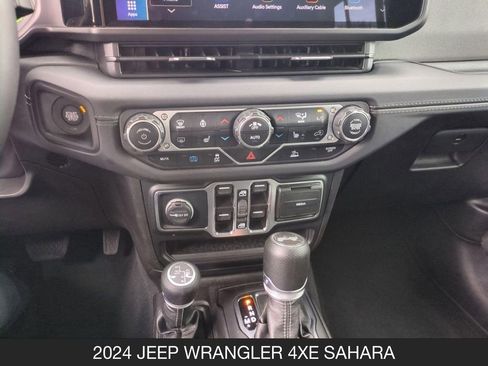 Used 2024 Jeep Wrangler Unlimited Sahara AWD/4WD image 23
