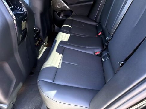 Used 2025 BMW M5 w/ Executive Package image 12