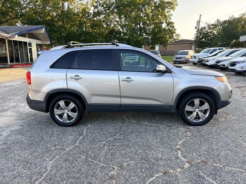 Used 2013 Kia Sorento EX w/ EX V6 Premium Pkg AWD/4WD image 8