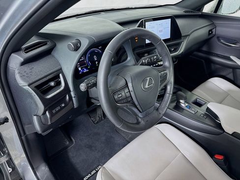 Certified 2025 Lexus UX 300h FWD image 9