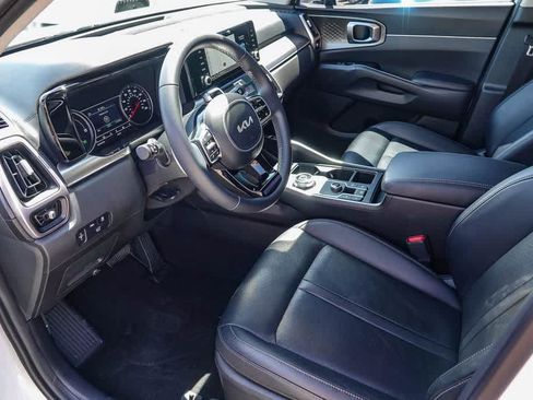 Used 2023 Kia Sorento EX AWD/4WD image 16