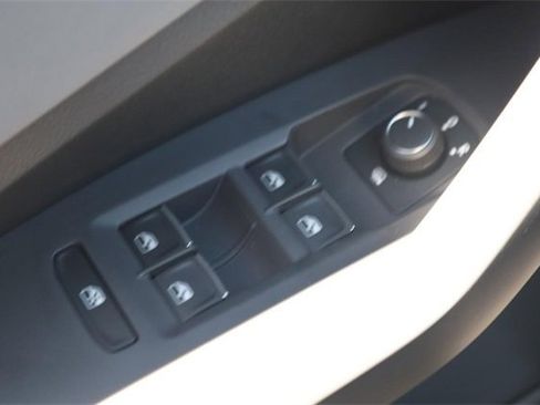 New 2025 Volkswagen Jetta SE image 18