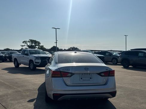 Certified 2023 Nissan Altima 2.5 SV FWD image 18