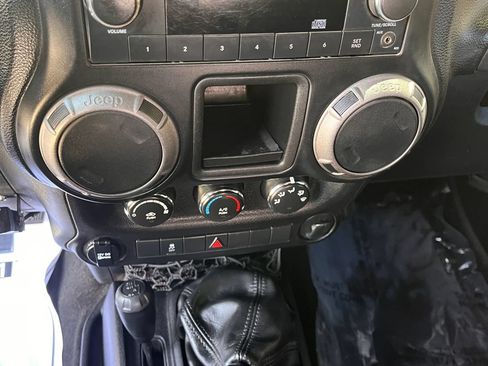 Used 2013 Jeep Wrangler Sport AWD/4WD image 14