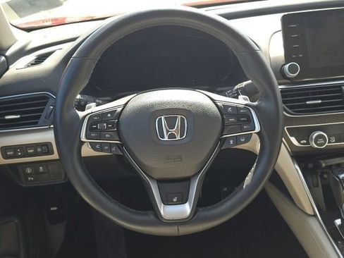 Used 2018 Honda Accord Touring image 13