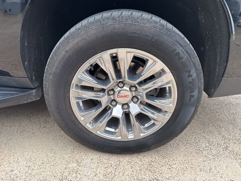 Used 2025 GMC Yukon XL Denali image 4