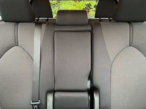 Used 2025 Toyota Highlander LE FWD image 37