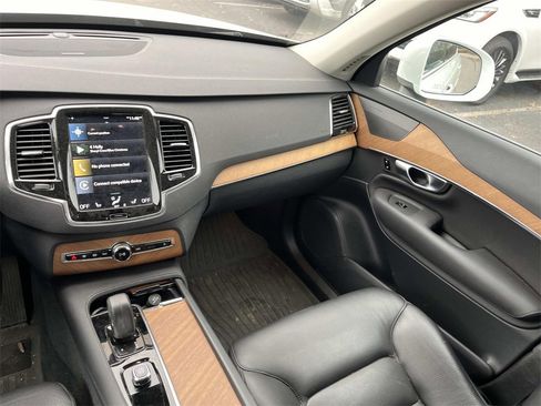 Used 2022 Volvo XC90 T8 Inscription Expression w/ Advanced Package image 15