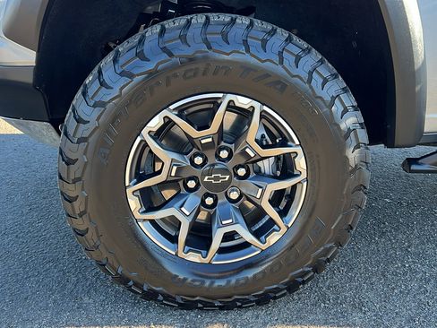 Certified 2023 Chevrolet Colorado ZR2 w/ ZR2 Convenience Package III image 11