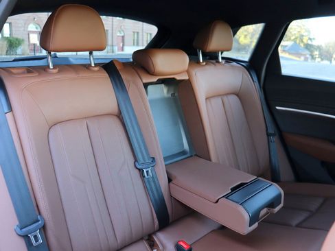 Used 2021 Audi e-tron Premium Plus w/ Premium Plus Package image 16