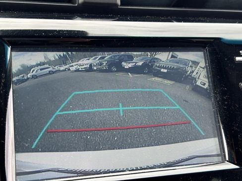 Used 2018 Toyota Camry LE image 29