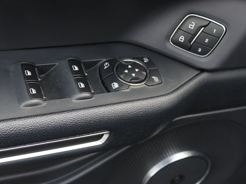 Used 2023 Ford Expedition Limited AWD/4WD image 22