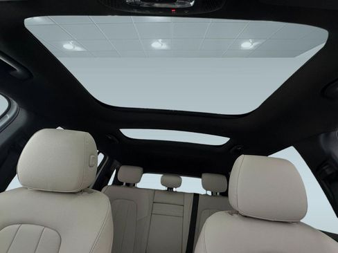 New 2026 Mercedes-Benz GLB 250 image 13