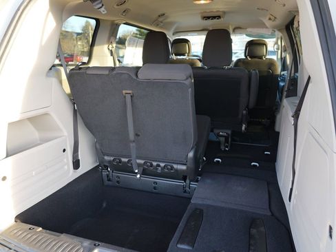 Used 2018 Dodge Grand Caravan SE w/ UConnect Hands-Free Group image 26