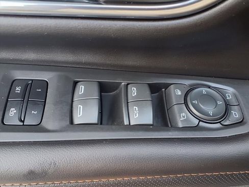 Used 2023 GMC Yukon AT4 image 11