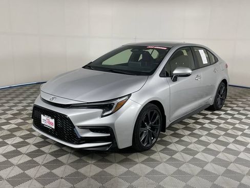 Used 2026 Toyota Corolla SE w/ SE Premium Package AWD/4WD image 1