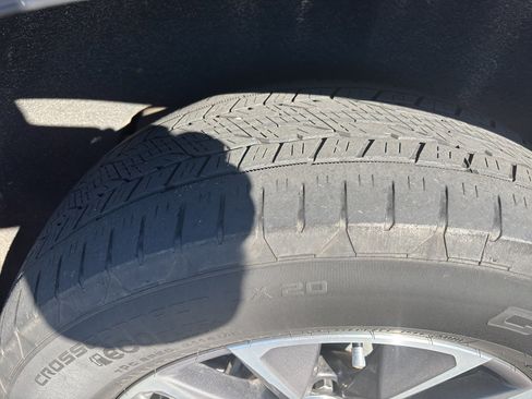 Used 2022 Chevrolet Tahoe LT w/ LT Signature Plus Package image 4