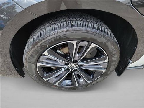 Used 2023 Toyota bZ4X AWD image 9