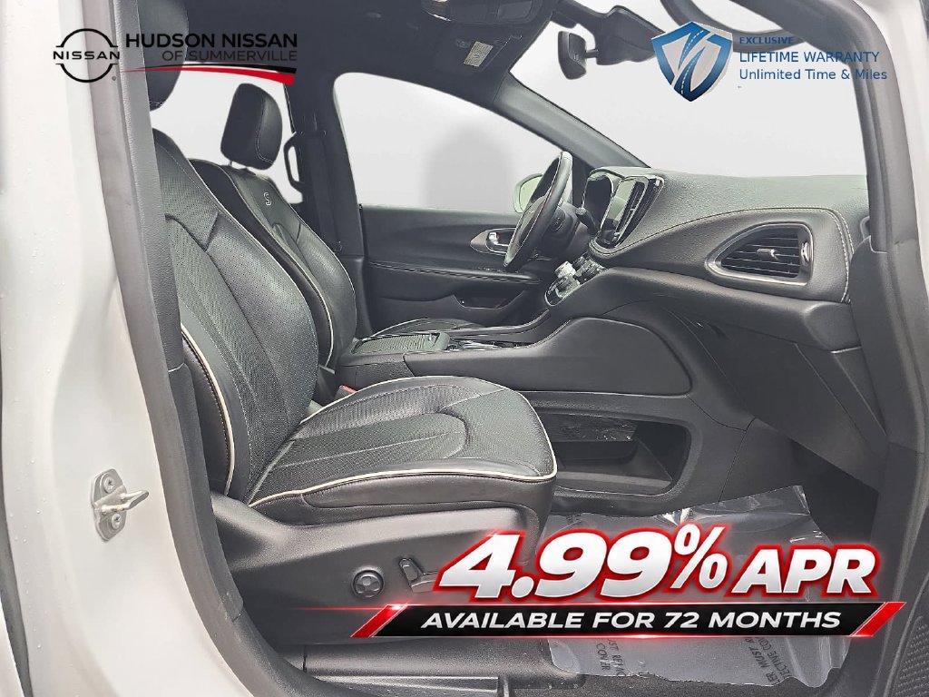 Used 2021 Chrysler Pacifica Limited w/ Uconnect Theater Family Group FWD image 38