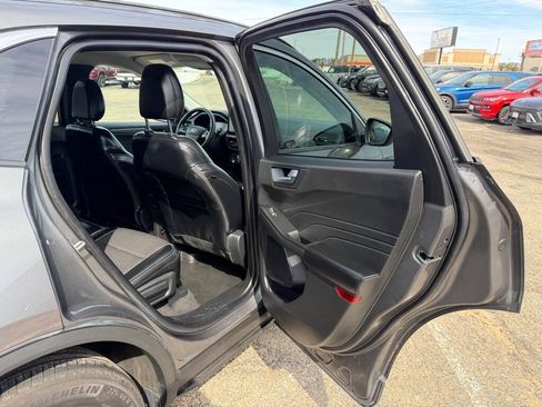 Used 2024 Ford Escape SE w/ Class II Trailer Tow Package FWD image 45