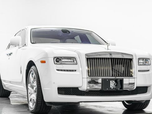 Used 2010 Rolls-Royce Ghost RWD image 3