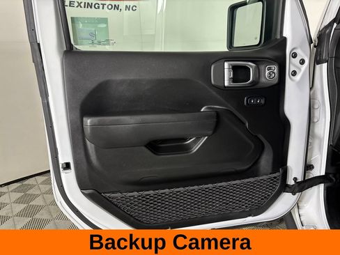 Used 2022 Jeep Gladiator Sport AWD/4WD image 10