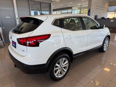 Used 2019 Nissan Rogue Sport S w/ Appearance Package AWD/4WD image 3