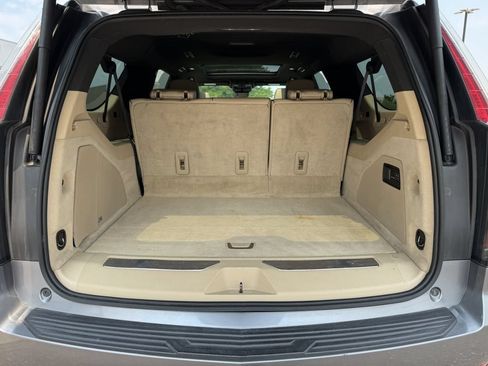 Used 2022 Cadillac Escalade ESV Premium Luxury AWD/4WD image 10