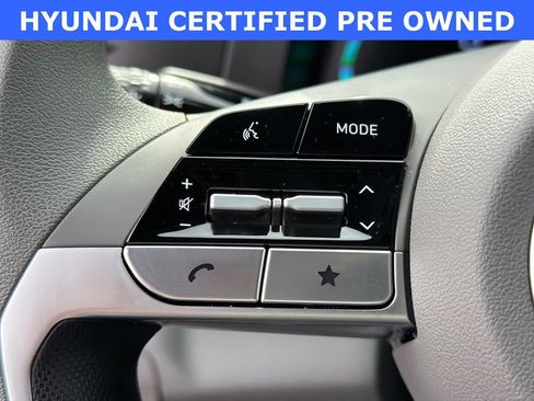 Used 2025 Hyundai Elantra Blue image 24